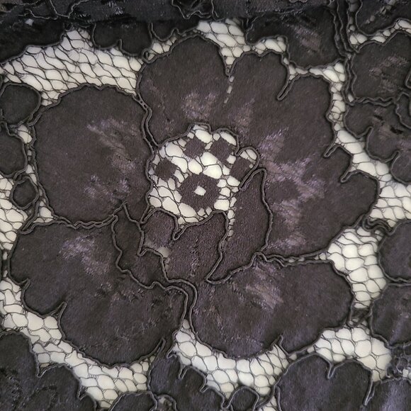 black lace top - Picture 3 of 5